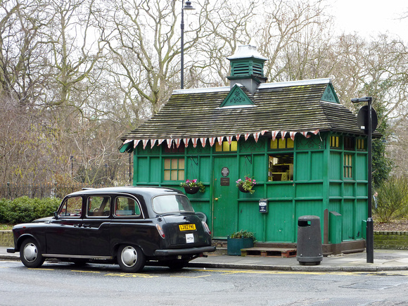London Taxi and Cabman's Shelter, Russell Square